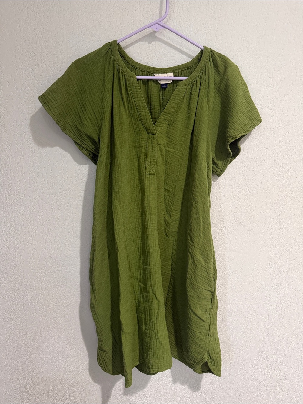 Universal Thread Olive Green Short Sleeve V-Neck Dress